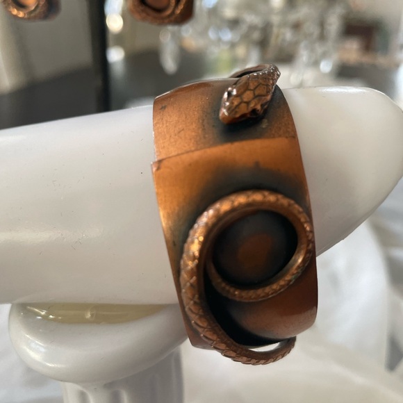 Signed Whiting and Davis vintage copper snake clamper with clip earrings - Picture 2 of 11